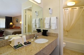 Travelers Inn & Suites - Memphis