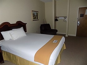 Plantation Oaks Suites & Inn