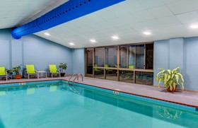 Holiday Inn Express & Suites Morristown