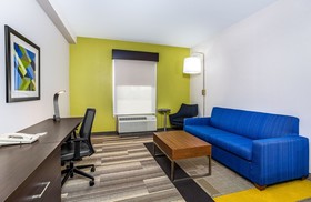 Holiday Inn Express & Suites Morristown