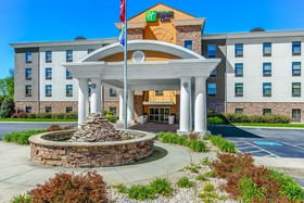Holiday Inn Express & Suites Morristown