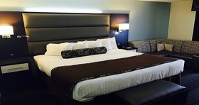 Club-Hotel Nashville Inn & Suites