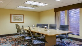 Club-Hotel Nashville Inn & Suites