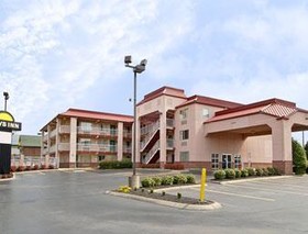 Days Inn by Wyndham Nashville Airport