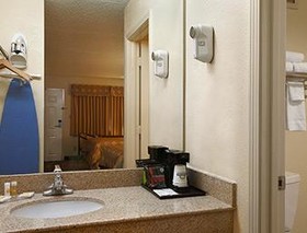 Days Inn by Wyndham Nashville Airport