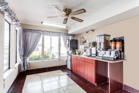 Days Inn By Wyndham Nashville North/Opryland Area