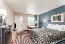 Days Inn By Wyndham Nashville North/Opryland Area