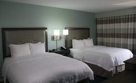 Hampton Inn & Suites Nashville Airport