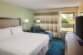 Hampton Inn & Suites Nashville Airport