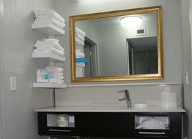 Hampton Inn & Suites Nashville Airport