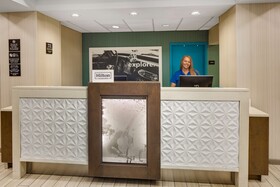 Hampton Inn & Suites Nashville Airport