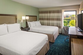 Hampton Inn & Suites Nashville Airport