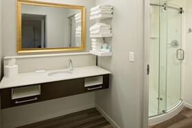 Hampton Inn & Suites Nashville Airport