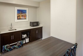 Hampton Inn & Suites Nashville Airport