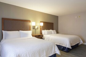 Hampton Inn & Suites Nashville-Downtown