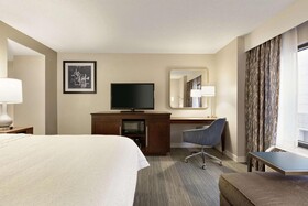 Hampton Inn & Suites Nashville-Downtown