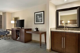 Hampton Inn & Suites Nashville-Downtown