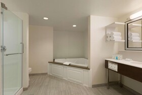 Hampton Inn & Suites Nashville-Downtown