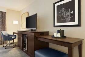 Hampton Inn & Suites Nashville-Downtown