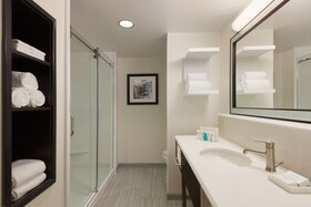 Hampton Inn & Suites Nashville-Downtown