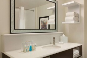 Hampton Inn & Suites Nashville-Downtown