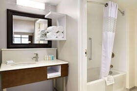 Hampton Inn & Suites Nashville-Downtown