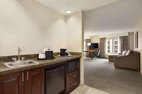 Hampton Inn & Suites Nashville-Downtown