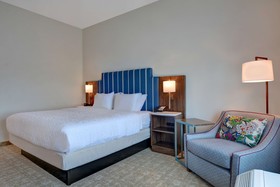Hampton Inn & Suites Nashville Downtown Capitol View