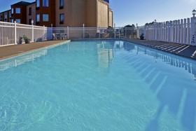 Holiday Inn Express & Suites Nashville I-40 & I- 24