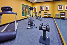 Holiday Inn Express & Suites Nashville-Opryland