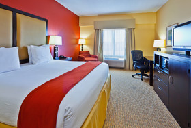 Holiday Inn Express & Suites Nashville-Opryland