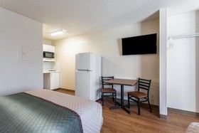 HomeTowne Studios Nashville - Airport/ Briley Pkwy