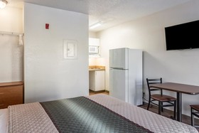 HomeTowne Studios Nashville - Airport/ Briley Pkwy