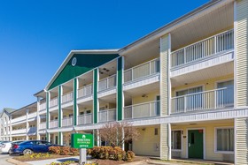 HomeTowne Studios Nashville - Airport/ Briley Pkwy