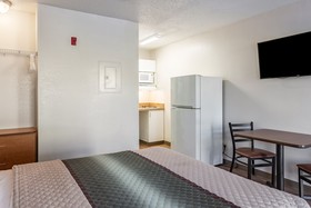 HomeTowne Studios Nashville - Airport/ Briley Pkwy