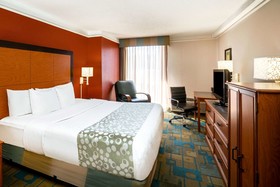 La Quinta Inn & Suites by Wyndham Nashville Airport/Opryland