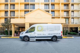 La Quinta Inn & Suites by Wyndham Nashville Airport/Opryland