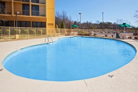 La Quinta Inn & Suites by Wyndham Nashville Airport/Opryland