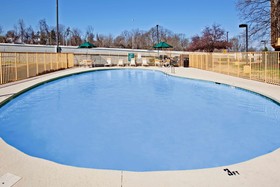 La Quinta Inn & Suites by Wyndham Nashville Airport/Opryland