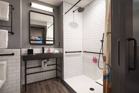 Moxy Nashville Vanderbilt at Hillsboro Village