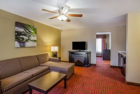 Quality Suites Nashville Airport
