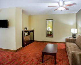 Quality Suites Nashville Airport