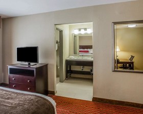 Quality Suites Nashville Airport