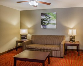 Quality Suites Nashville Airport