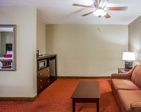 Quality Suites Nashville Airport