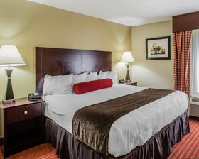 Quality Suites Nashville Airport