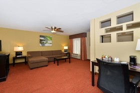 Quality Suites Nashville Airport