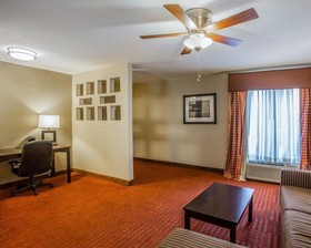 Quality Suites Nashville Airport