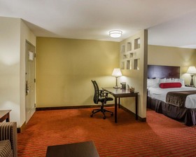 Quality Suites Nashville Airport