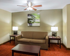 Quality Suites Nashville Airport